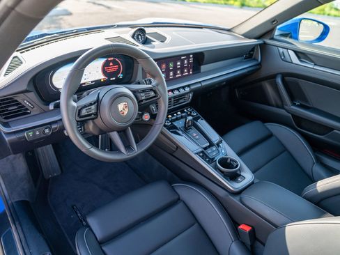 Certified 2025 Porsche 911 Carrera RWD image 4