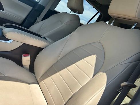 Used 2022 Toyota Highlander XLE FWD image 9