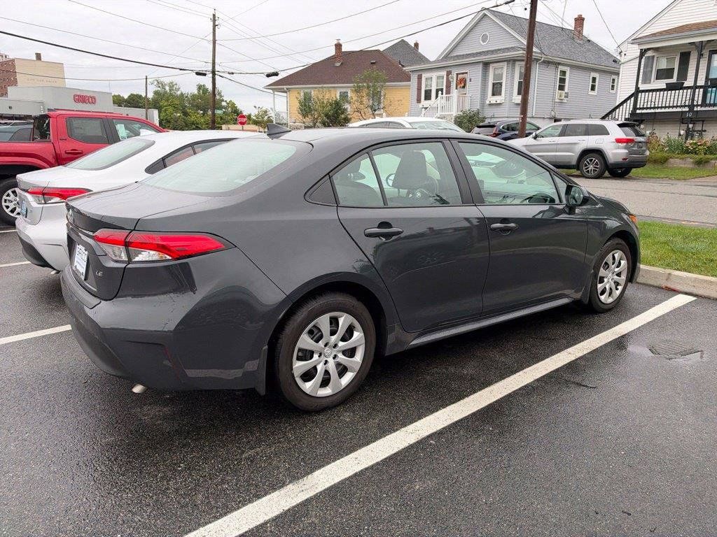 Used 2025 Toyota Corolla LE FWD image 5