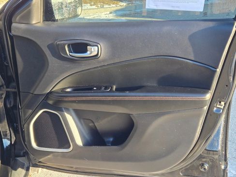 Used 2019 Jeep Compass Limited w/ Safety & Security Group AWD/4WD image 5