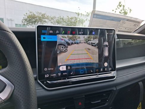 New 2026 Volkswagen Tiguan SE R-Line FWD image 11