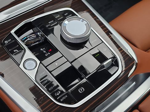 New 2026 BMW X7 M60i image 31