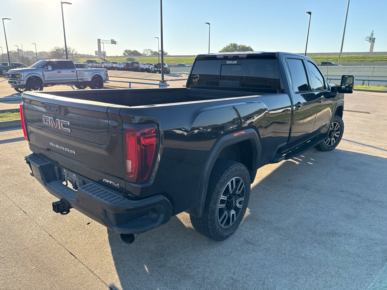 Used 2023 GMC Sierra 2500 AT4 w/ AT4 Premium Plus Package AWD/4WD image 10