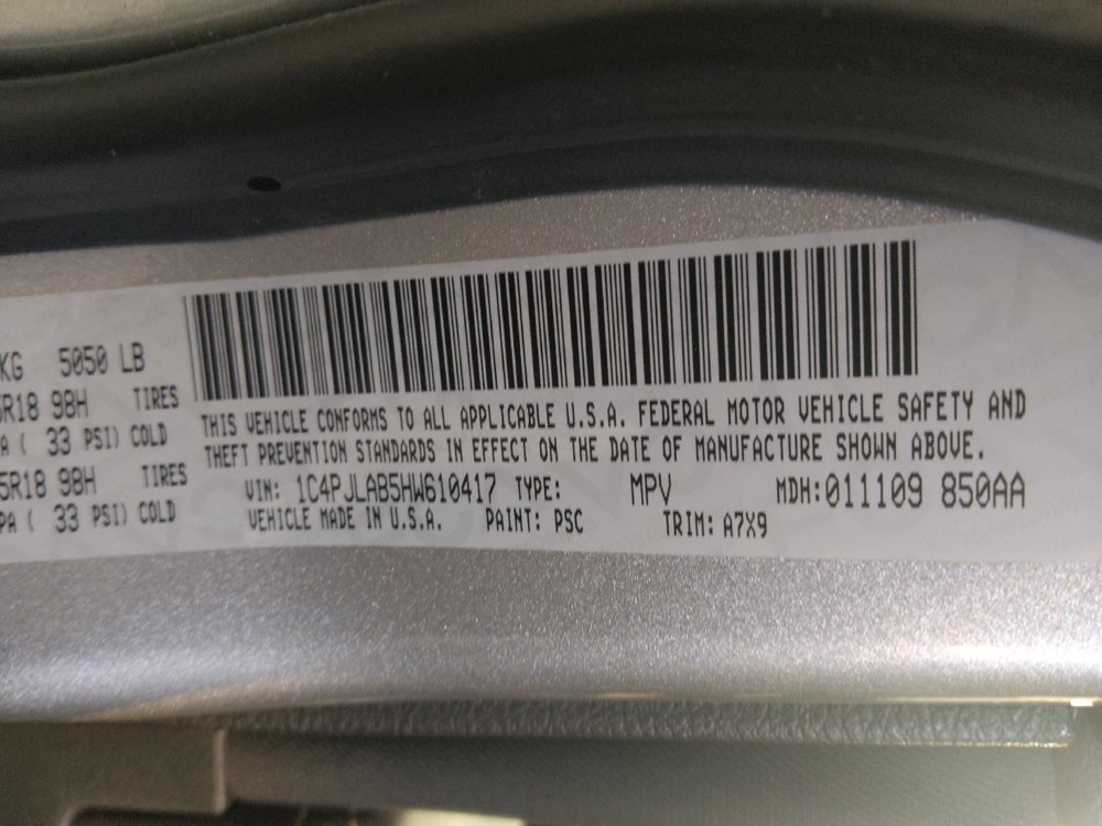 Used 2017 Jeep Cherokee Sport FWD image 33