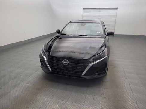 Used 2025 Nissan Altima 2.5 SV FWD image 15