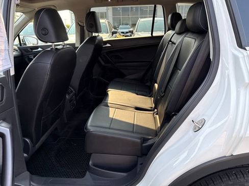 Used 2021 Volkswagen Tiguan SEL AWD/4WD image 14