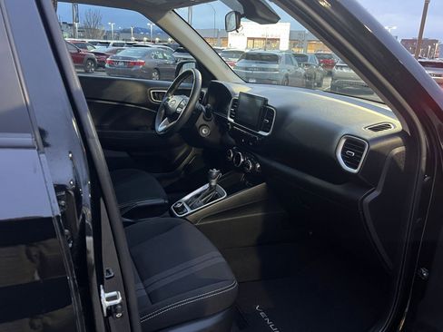 Certified 2023 Hyundai Venue SEL image 17