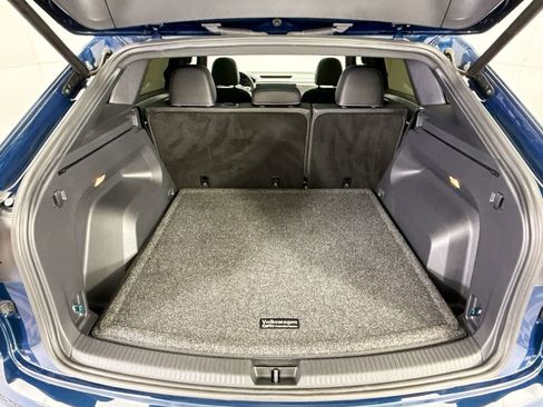 Used 2020 Volkswagen Atlas Cross Sport SE image 26