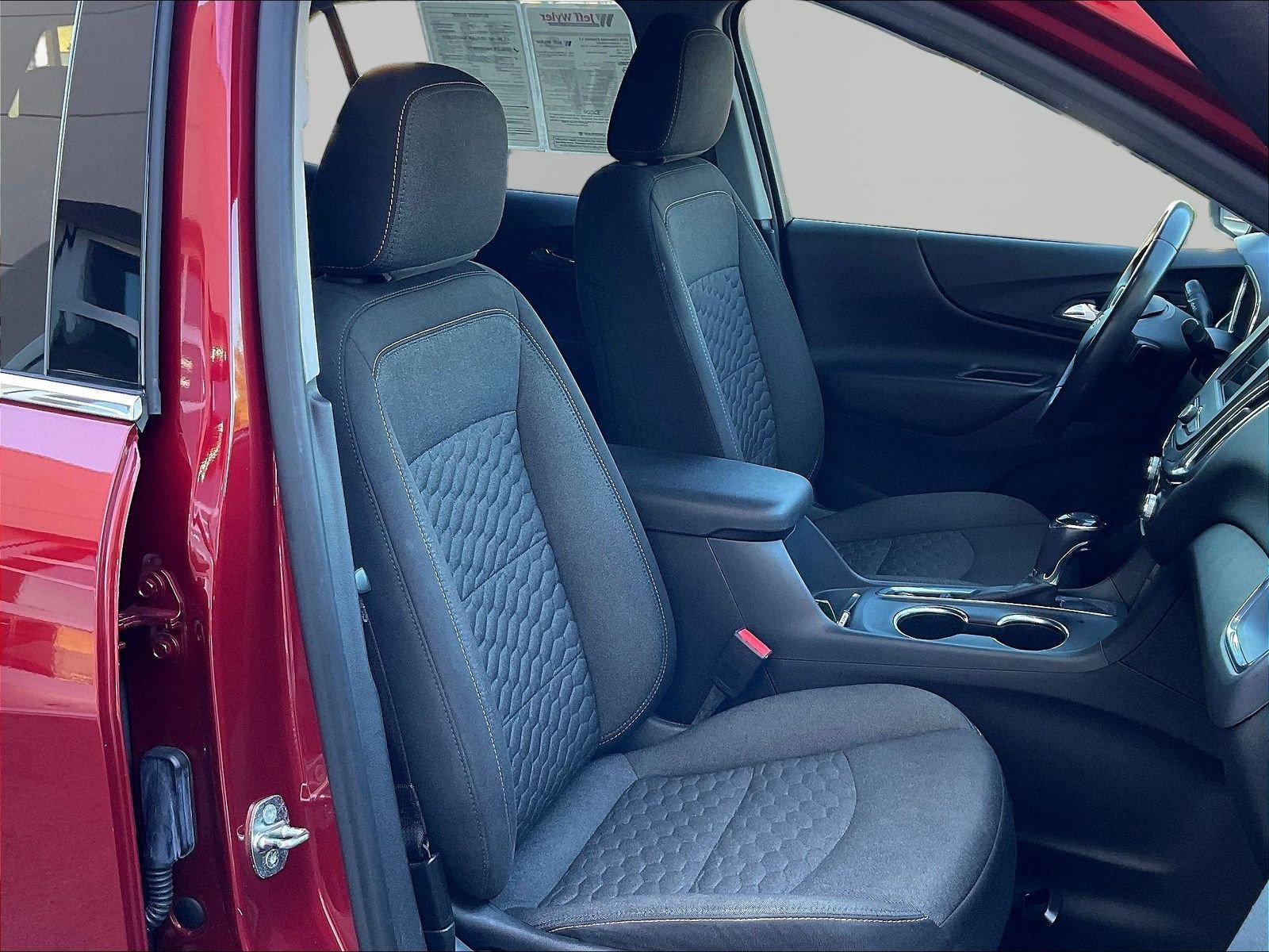 Used 2019 Chevrolet Equinox LT FWD image 28
