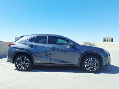 Used 2022 Lexus UX 250h w/ Accessory Package (Z1) image 7