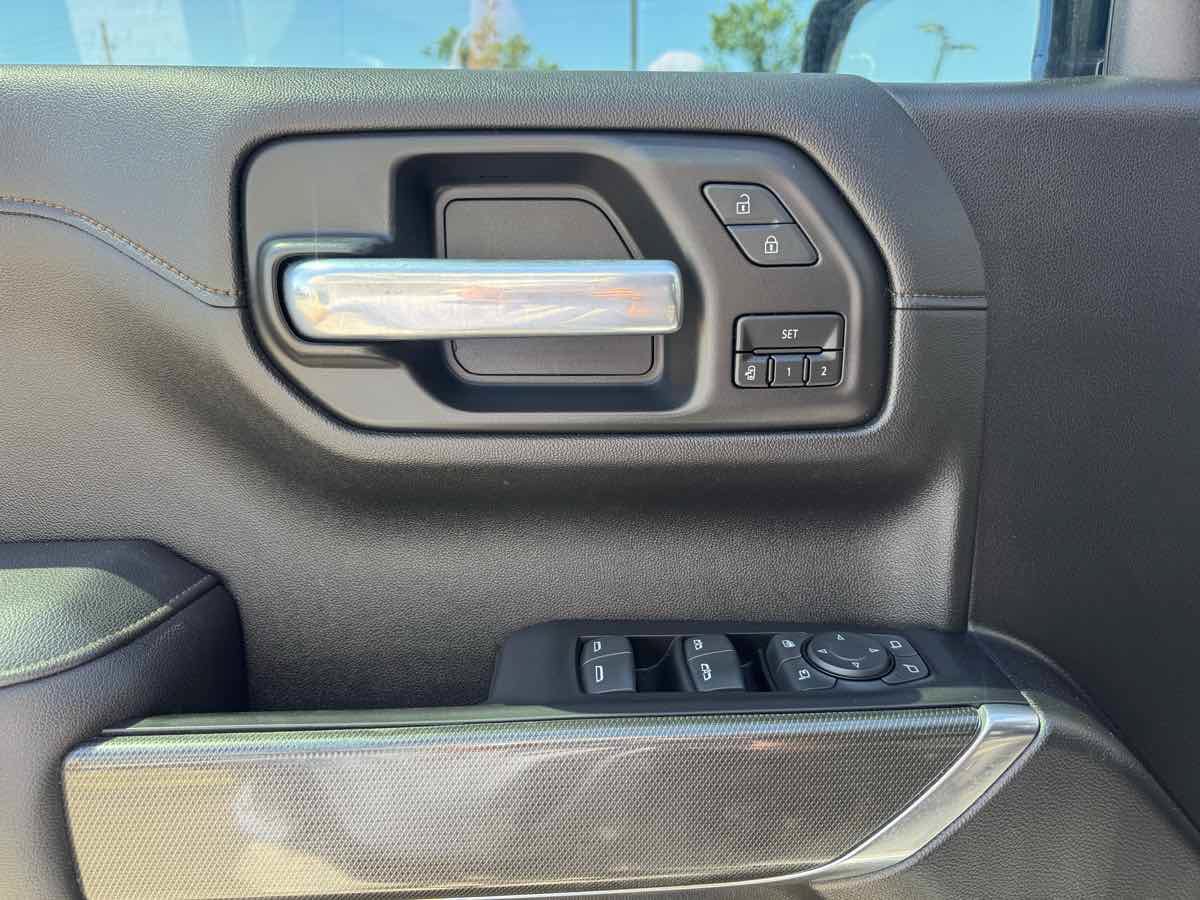 Used 2021 GMC Sierra 1500 AT4 w/ AT4 Premium Package AWD/4WD image 15