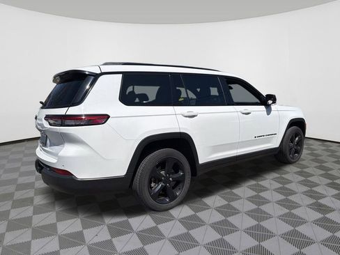 Used 2023 Jeep Grand Cherokee L Laredo image 6