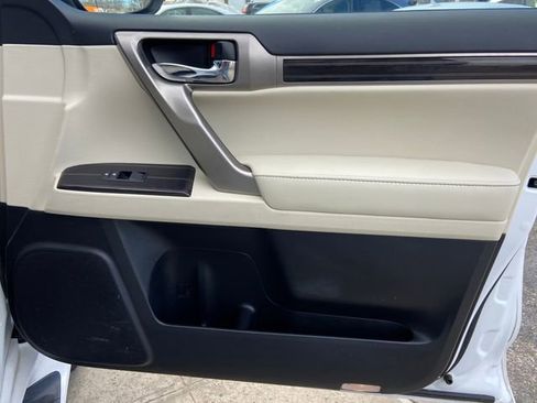 Used 2021 Lexus GX 460 Premium w/ Premium Package image 31
