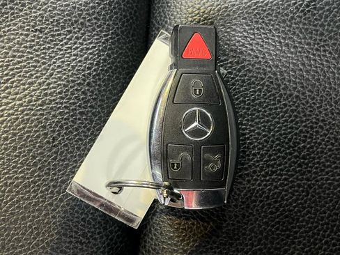 Used 2015 Mercedes-Benz SLK 250 w/ Premium Package image 39