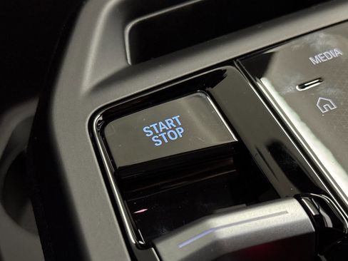 New 2026 BMW iX xDrive60 w/ M Sport Package image 17