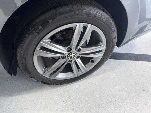 Used 2024 Volkswagen Jetta SE FWD image 10