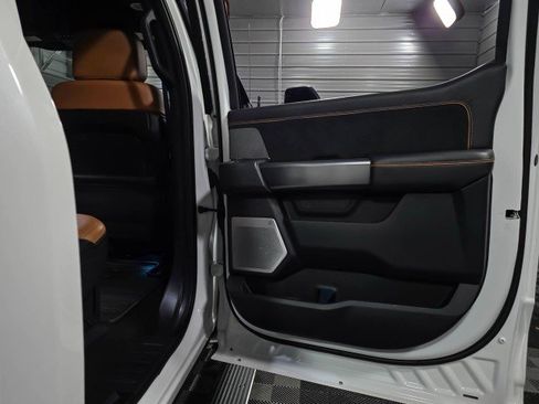 Used 2024 Ford F350 Platinum w/ FX4 Off-Road Package AWD/4WD image 41