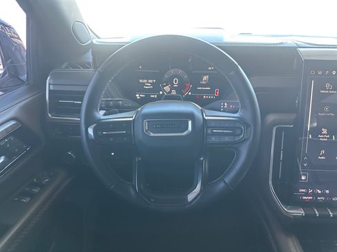 Used 2025 GMC Yukon Denali Ultimate w/ LPO, Illumination Package AWD/4WD image 13