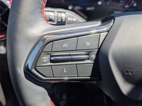 Used 2025 Chevrolet Equinox RS w/ Safety and Technology Package AWD/4WD image 24