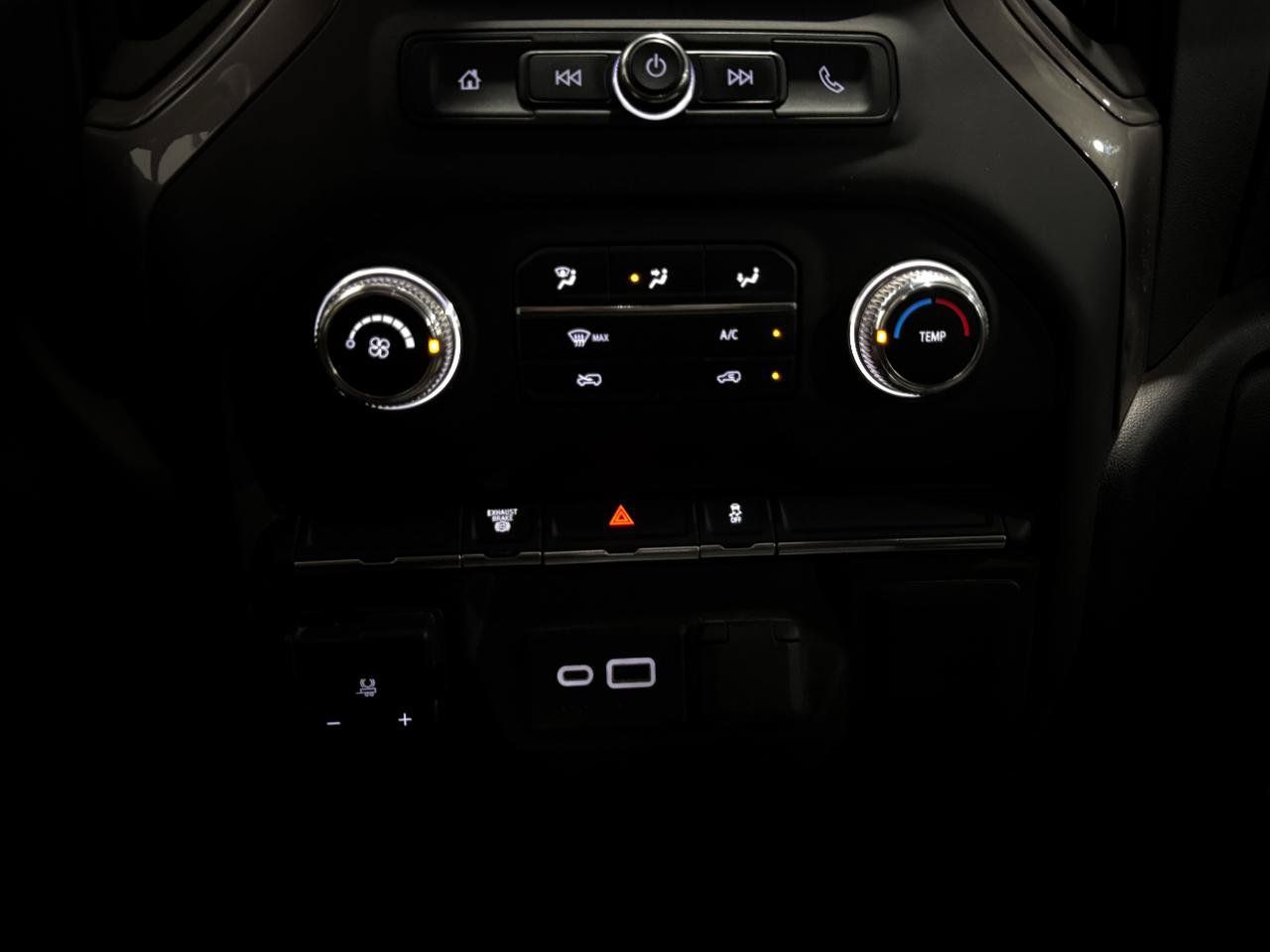 Used 2023 GMC Sierra 3500 Pro AWD/4WD image 6