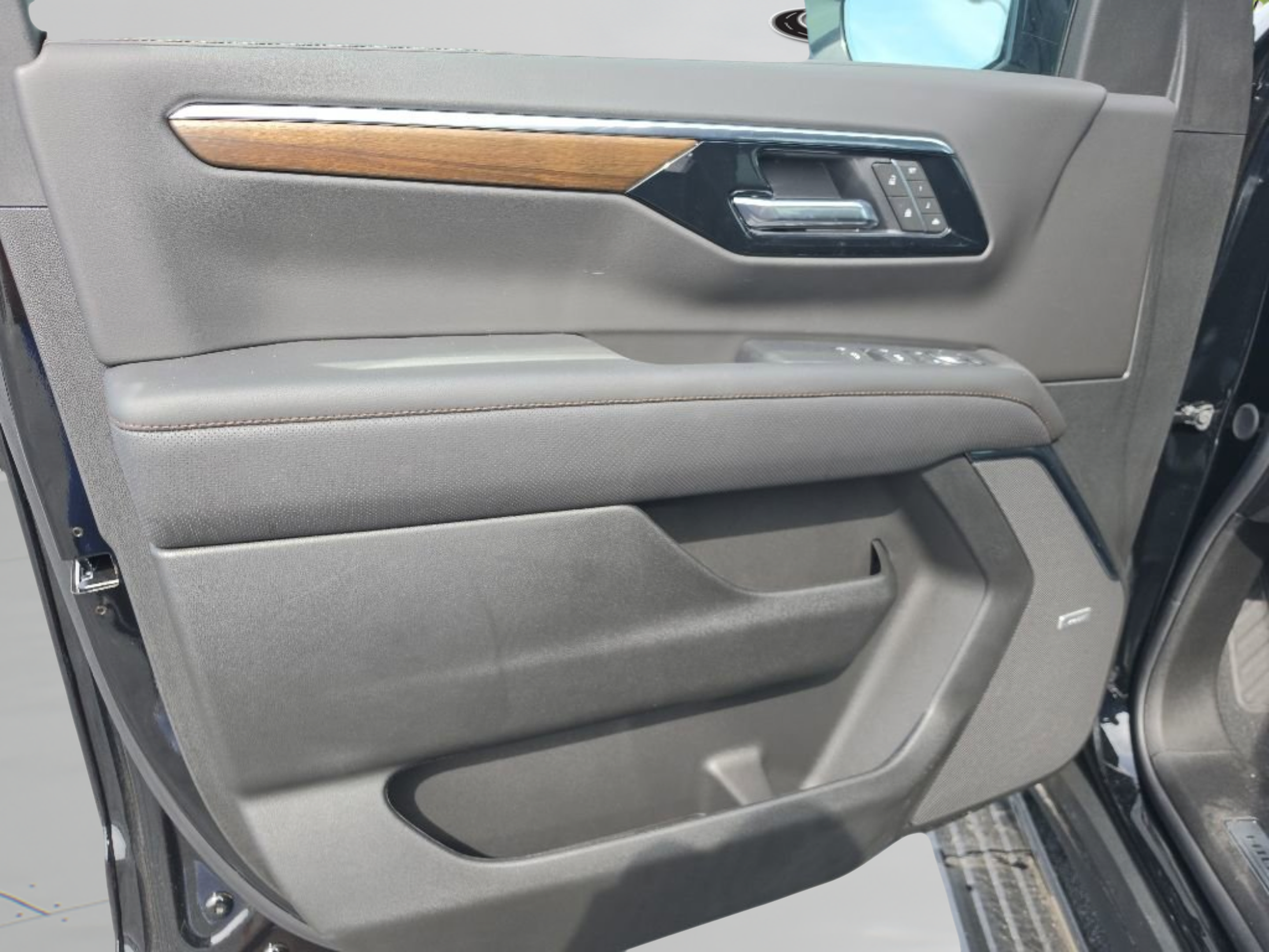 New 2026 Chevrolet Tahoe High Country AWD/4WD image 13