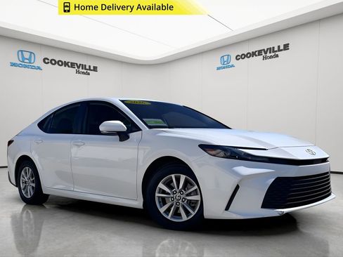 Used 2026 Toyota Camry LE FWD image 1