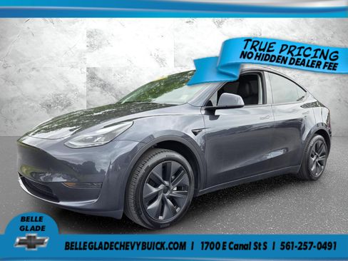 Used 2024 Tesla Model Y 2WD image 1