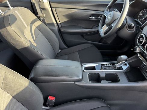 Used 2025 Nissan Sentra SV FWD image 5