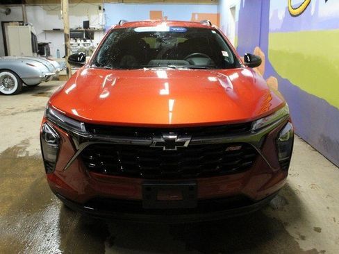 Certified 2024 Chevrolet Trax RS w/ Driver Confidence Package image 2