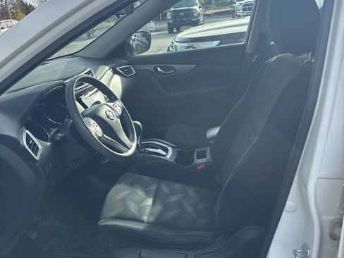 Used 2015 Nissan Rogue S image 7