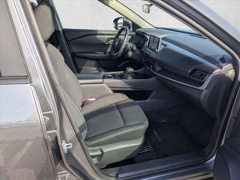 Used 2024 Nissan Rogue S image 18