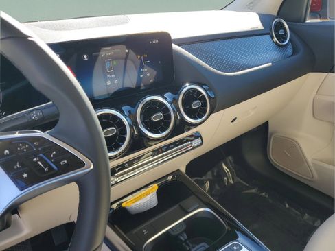 Used 2026 Mercedes-Benz GLA 250 image 25