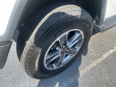 Used 2023 Jeep Wrangler Sahara w/ Cold Weather Group image 13