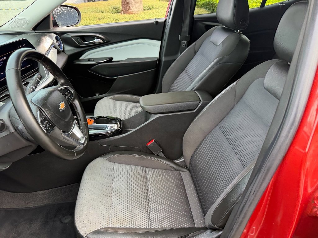 Used 2024 Chevrolet Trax LT w/ Driver Confidence Package FWD image 9