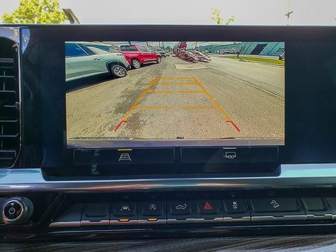 Used 2023 Chevrolet Silverado 1500 RST w/ Z71 Off-Road Package image 18