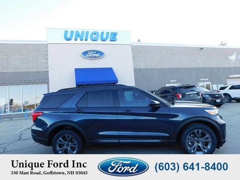 Used 2022 Ford Explorer XLT w/ Equipment Group 202A image 2