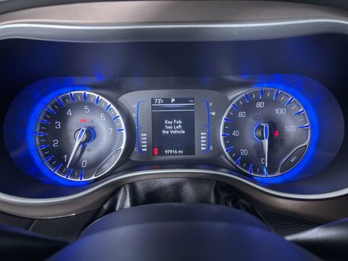 Used 2019 Chrysler Pacifica Touring Plus image 17