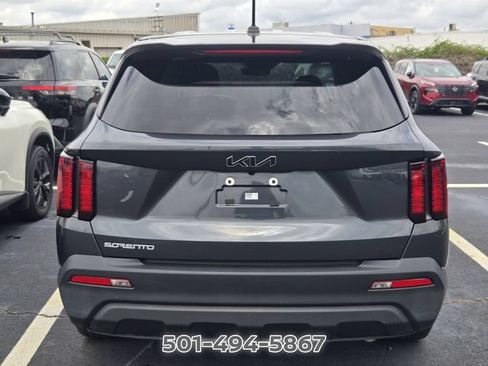Used 2023 Kia Sorento LX FWD image 3