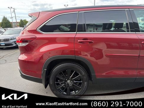 Used 2019 Toyota Highlander SE AWD/4WD image 7
