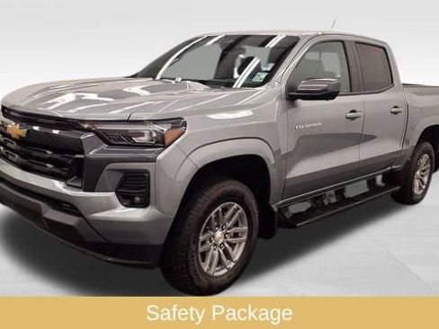 Used 2024 Chevrolet Colorado LT w/ LT Convenience Package III image 3