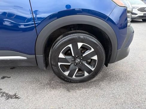 Used 2025 Nissan Kicks SV AWD/4WD image 15