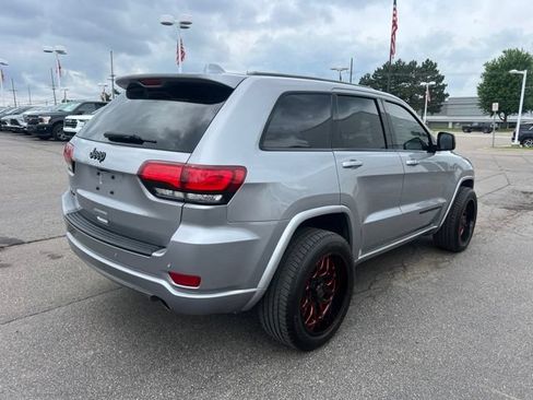 Used 2019 Jeep Grand Cherokee Altitude AWD/4WD image 5