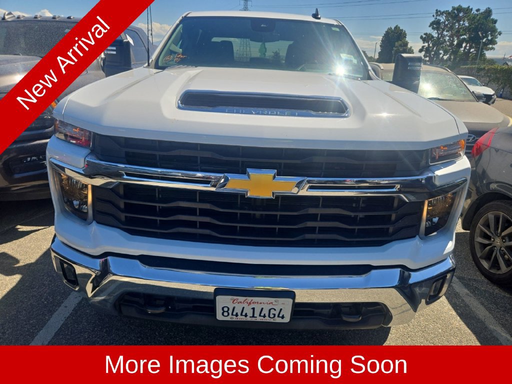 Used 2025 Chevrolet Silverado 2500 LT w/ Convenience Package AWD/4WD image 2