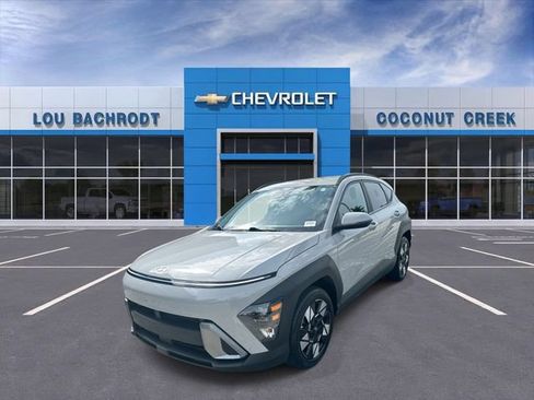 Used 2025 Hyundai Kona SEL FWD image 4