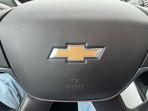 Used 2018 Chevrolet Traverse LS image 19