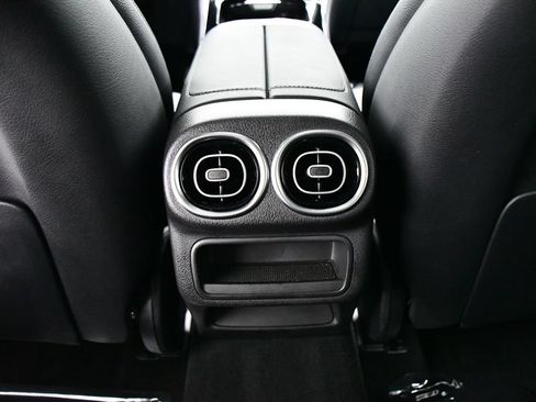Used 2026 Mercedes-Benz GLC 300 4MATIC image 20