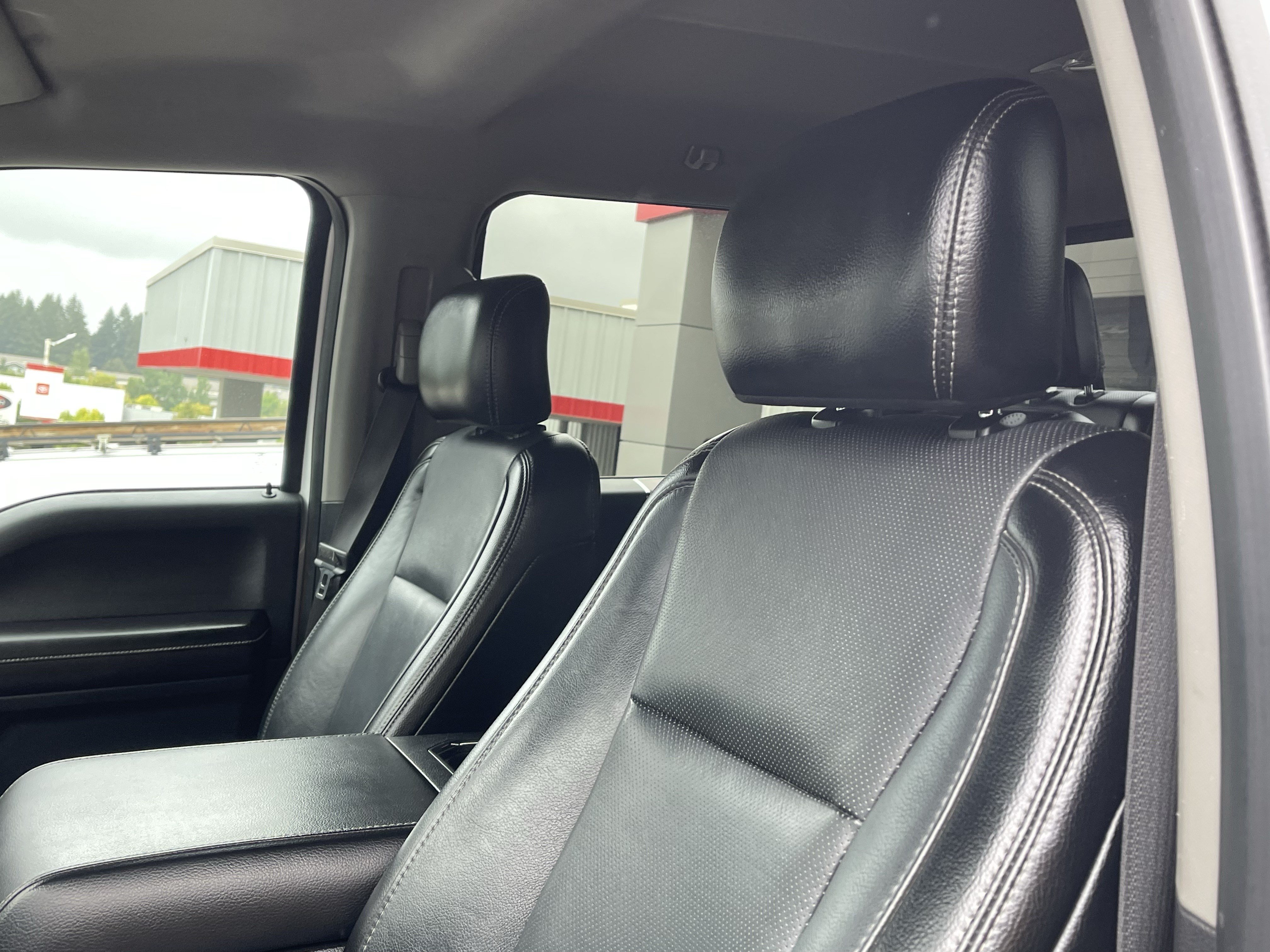 Used 2017 Ford F150 Lariat RWD image 19
