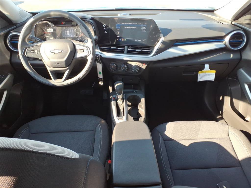 New 2026 Chevrolet Trax LS w/ LS Convenience Package FWD image 18