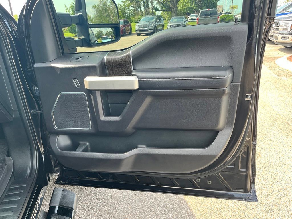 Used 2021 Ford F250 Lariat AWD/4WD image 8