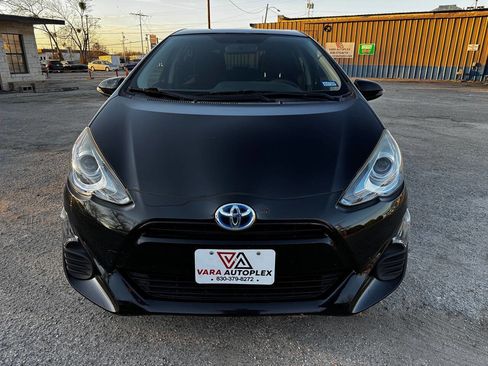 Used 2016 Toyota Prius C Two image 19